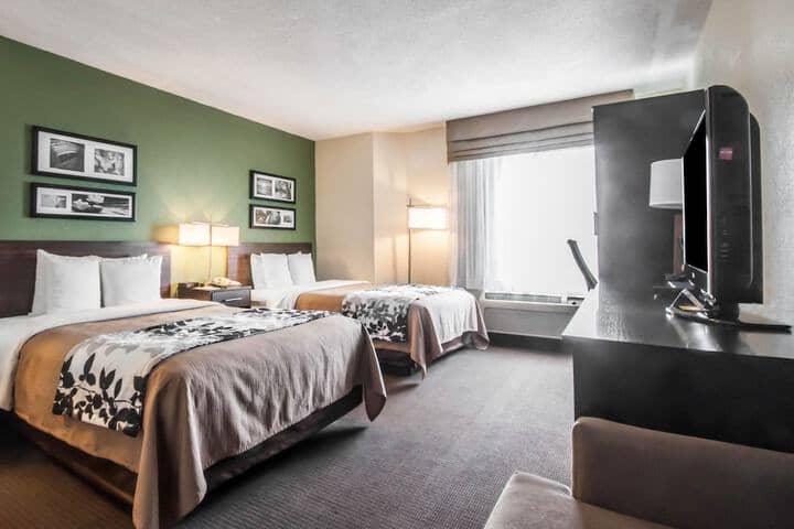 Room 16 of 27