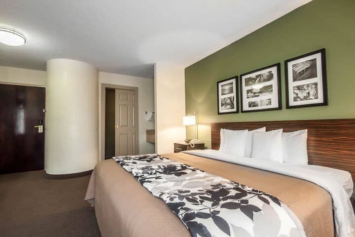 Room 8 of 27