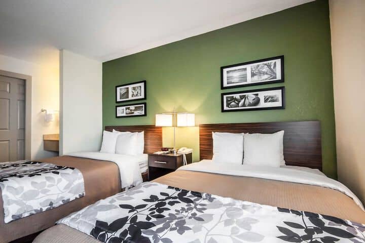 Room 14 of 27